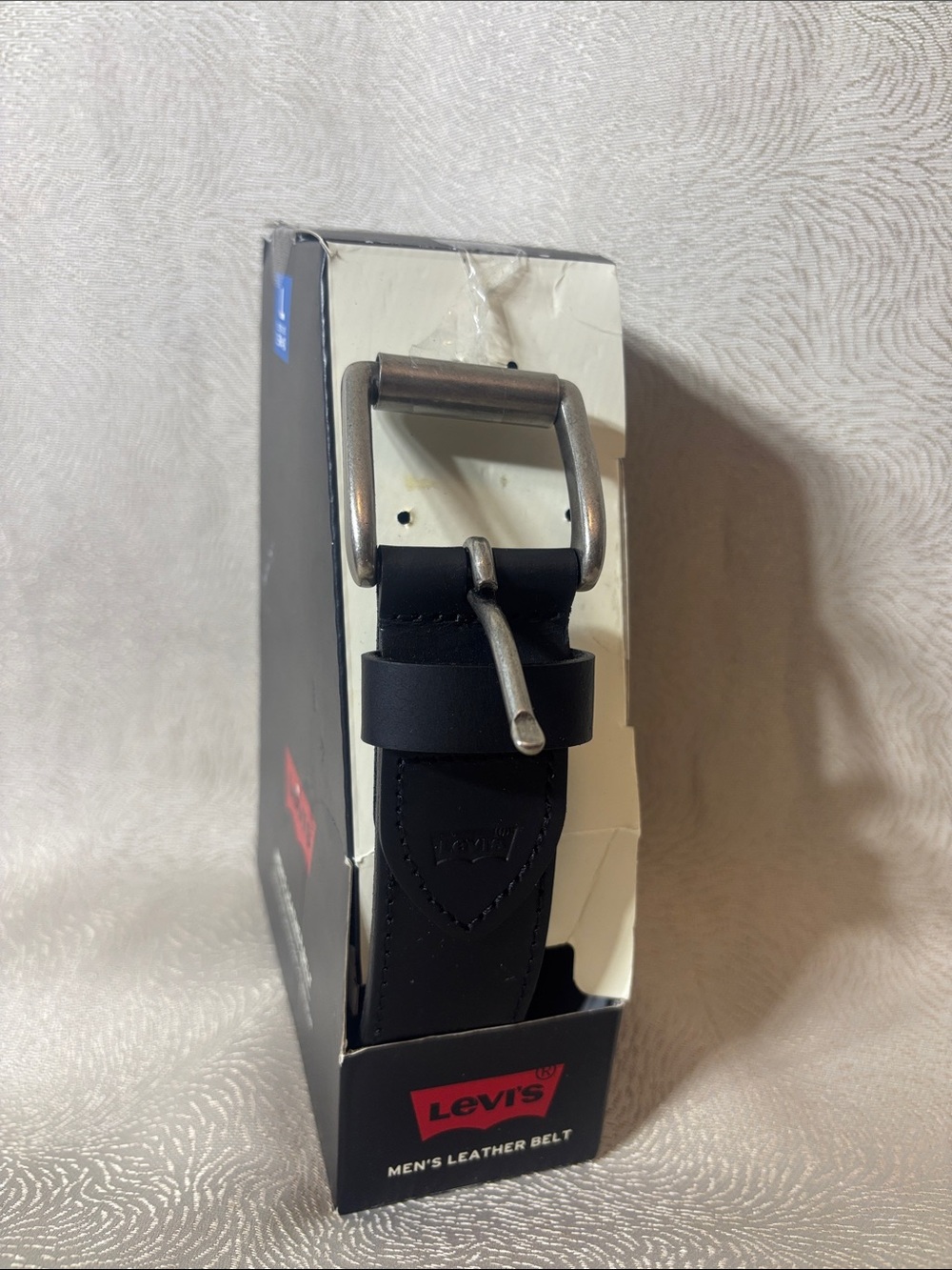 Levi's Black Leather Men's Belt with Silver-Tone Buckle 0341